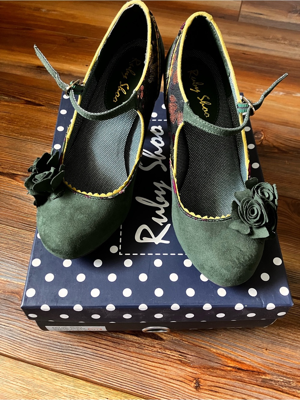 Rudy Shoes Women's Green Suede Mary Jane Heels with Floral Accent